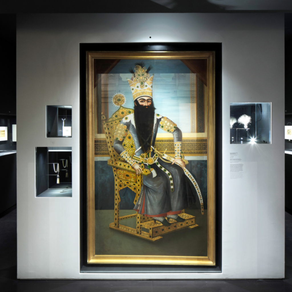 Il MAD (Museo delle Arti Decorative) di Parigi ospiterà fino al 20 febbraio 2022 la mostra «Cartier e le arti dell'Islam. All'origine della modernità».
